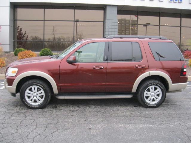 Ford Explorer 2010 photo 2