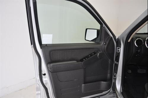 Ford Explorer 2010 photo 2