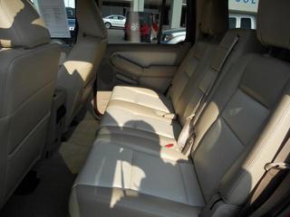 Ford Explorer 2010 photo 1
