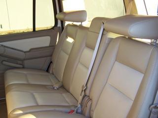 Ford Explorer 2010 photo 1