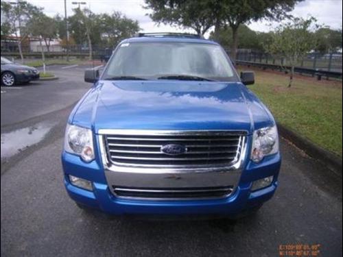 Ford Explorer 2010 photo 1