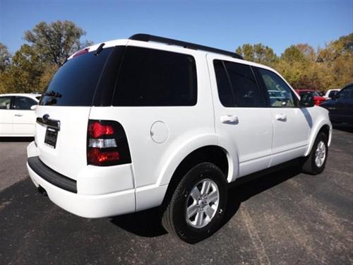 Ford Explorer 2010 photo 1