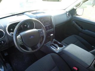Ford Explorer 2010 photo 2