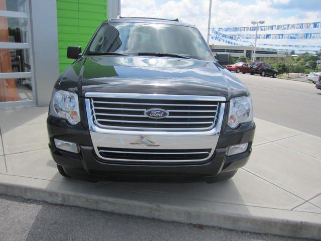 Ford Explorer 2010 photo 1