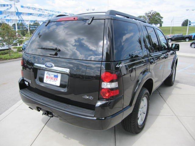 Ford Explorer 2010 photo 3