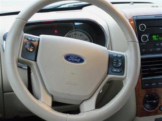 Ford Explorer 2010 photo 2