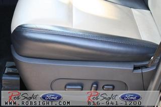 Ford Explorer 2010 photo 1