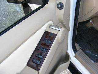 Ford Explorer 2010 photo 1
