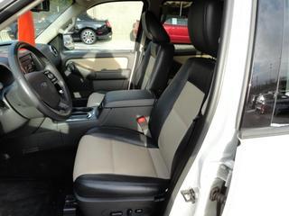 Ford Explorer 2010 photo 1