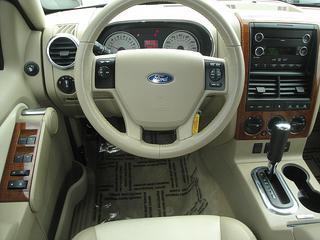 Ford Explorer 2010 photo 4