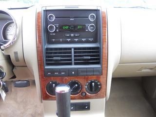 Ford Explorer 2010 photo 2