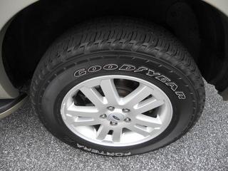 Ford Explorer 2010 photo 3