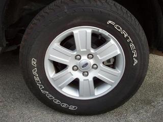 Ford Explorer 2010 photo 2