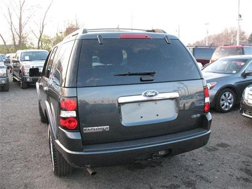 Ford Explorer 2010 photo 1