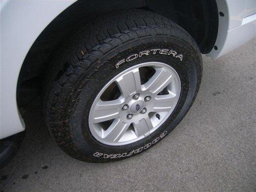 Ford Explorer 2010 photo 1