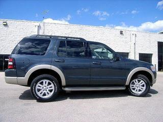 Ford Explorer 2010 photo 2