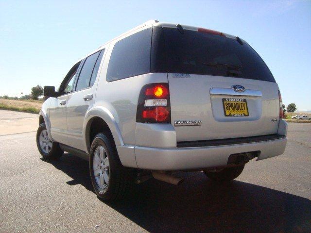 Ford Explorer 2010 photo 1
