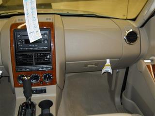 Ford Explorer 2010 photo 1