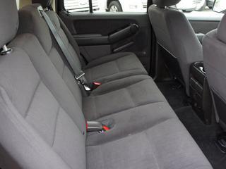 Ford Explorer 2010 photo 1