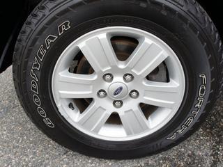 Ford Explorer 2010 photo 4