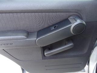 Ford Explorer 2010 photo 2