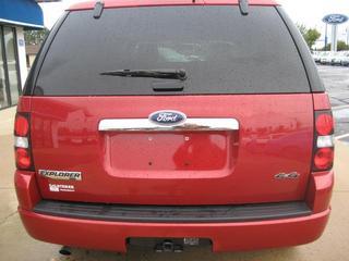 Ford Explorer 2010 photo 2