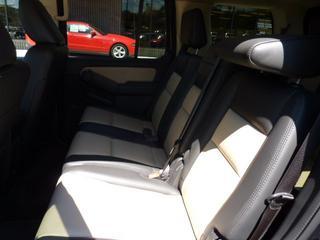 Ford Explorer 2010 photo 2