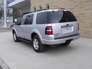 Ford Explorer 2010 photo 1