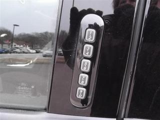 Ford Explorer 2010 photo 3