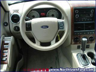 Ford Explorer 2010 photo 1