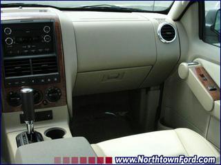 Ford Explorer 2010 photo 2