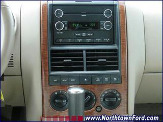 Ford Explorer 2010 photo 3