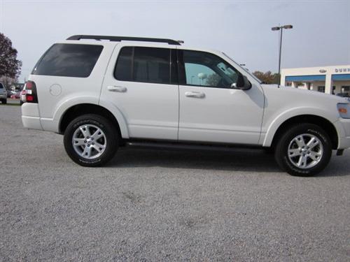 Ford Explorer 2010 photo 1