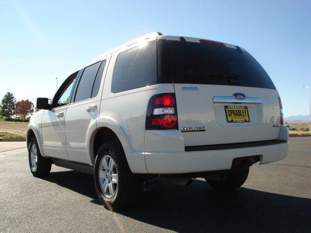 Ford Explorer 2010 photo 1