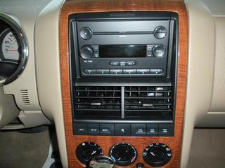 Ford Explorer 2010 photo 2