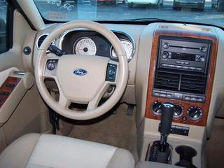 Ford Explorer 2010 photo 2