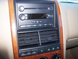 Ford Explorer 2010 photo 3