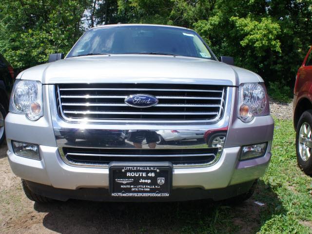 Ford Explorer ESi SUV