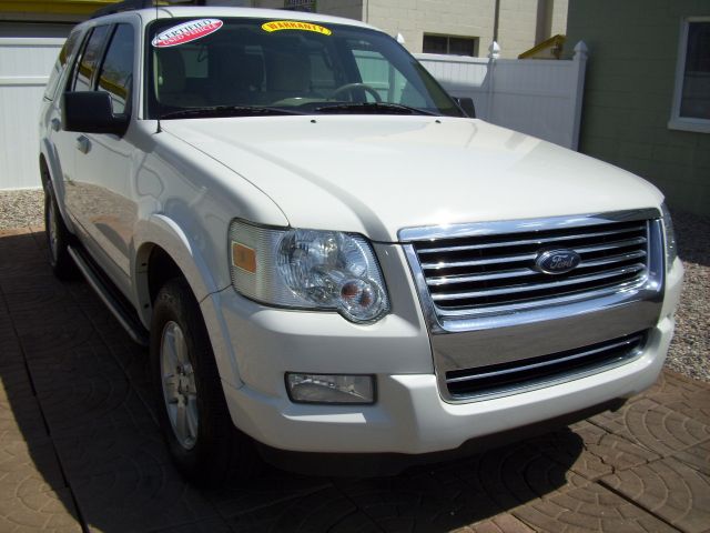 Ford Explorer 2010 photo 1