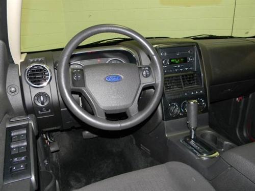 Ford Explorer 2010 photo 2