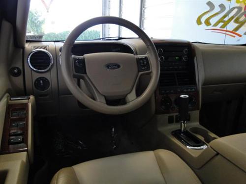 Ford Explorer 2010 photo 2
