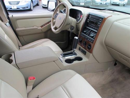 Ford Explorer 2010 photo 1