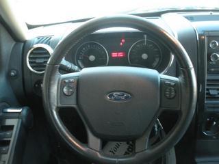 Ford Explorer 2010 photo 1