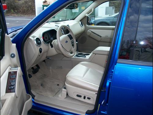 Ford Explorer 2010 photo 4