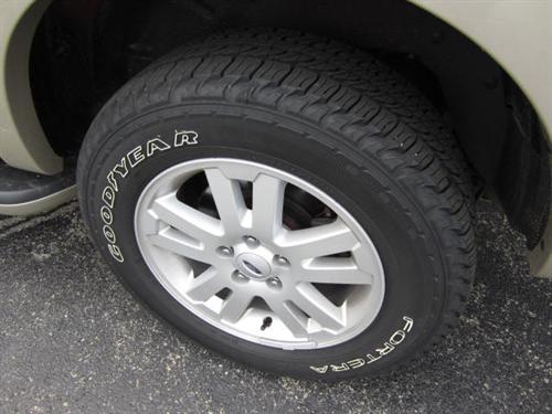 Ford Explorer 2010 photo 1