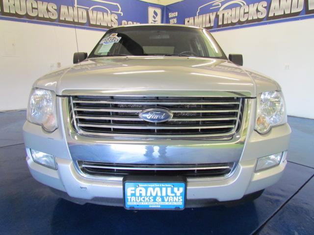 Ford Explorer 2010 photo 1
