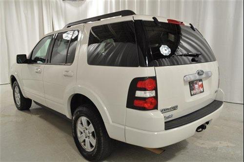 Ford Explorer 2010 photo 1