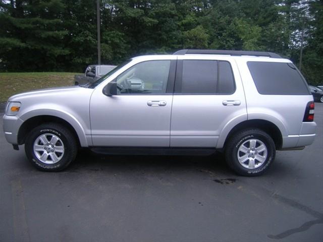 Ford Explorer 2010 photo 1