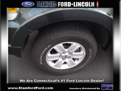 Ford Explorer 2010 photo 2