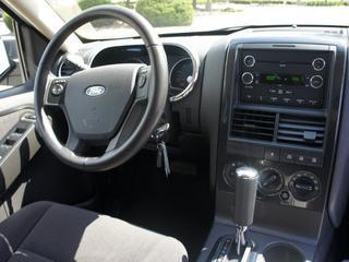 Ford Explorer 2010 photo 5